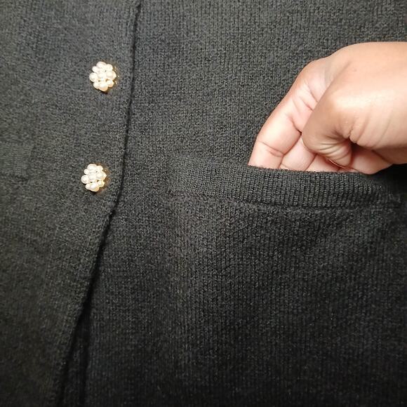 Adrienne Vittadini Women S Black Faux Fur Collar Long Knit Sweater Flower Button - Picture 6 of 7